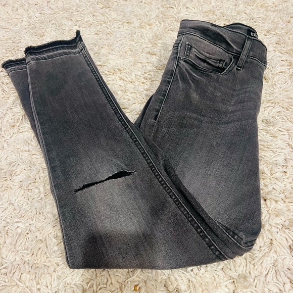 COPY - Express size 6 ankle legging skinny jeans high rise.  Good condition! - Picture 2 of 6